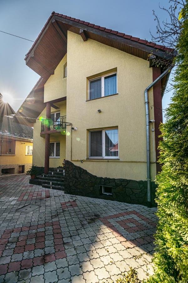 Villa Casa David Săcele Exterior foto