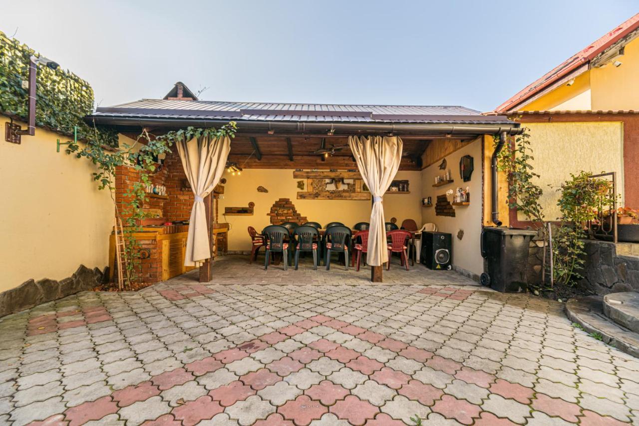 Villa Casa David Săcele Exterior foto